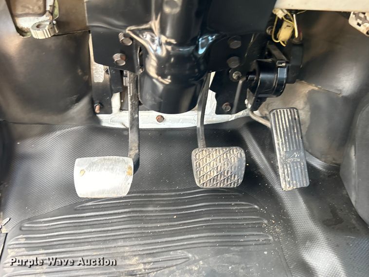 image for item EG0767 2003 Freightliner  Business Class M2 rollback truck