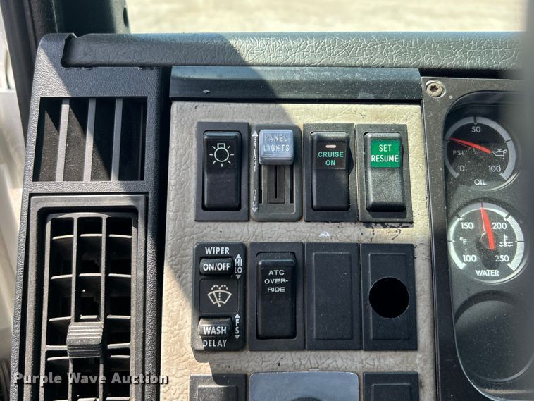 image for item EG0767 2003 Freightliner  Business Class M2 rollback truck