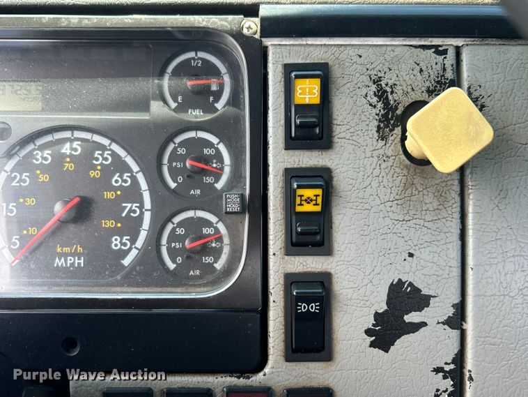 image for item EG0767 2003 Freightliner  Business Class M2 rollback truck