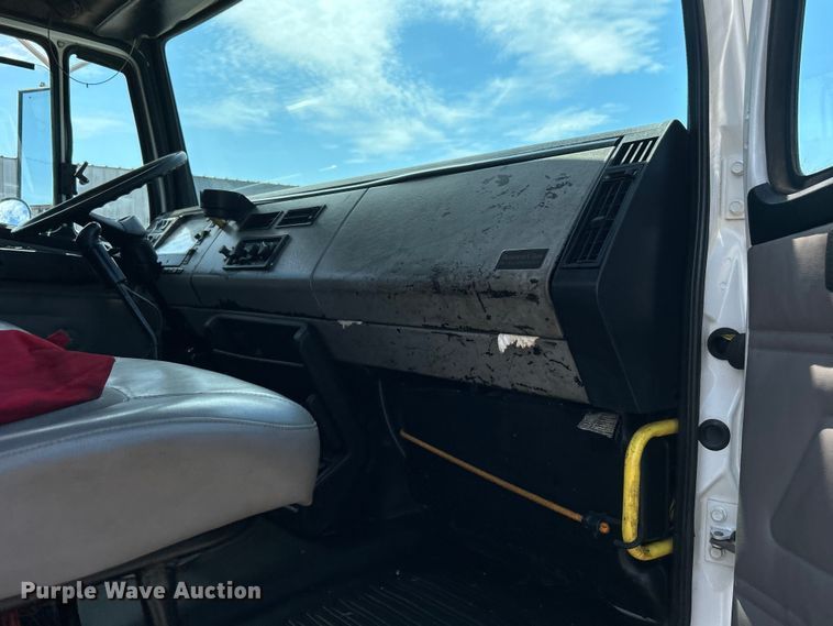 image for item EG0767 2003 Freightliner  Business Class M2 rollback truck