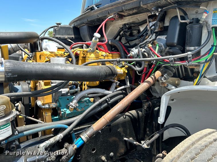 image for item EG0767 2003 Freightliner  Business Class M2 rollback truck