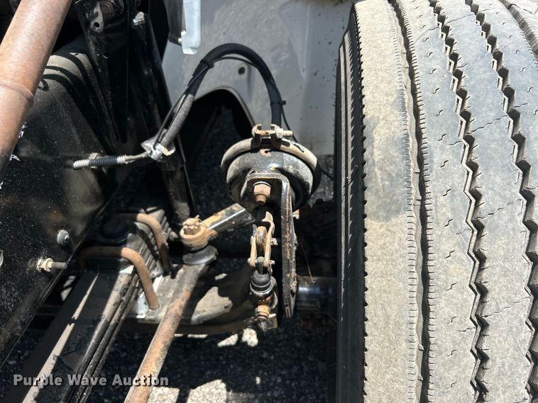 image for item EG0767 2003 Freightliner  Business Class M2 rollback truck