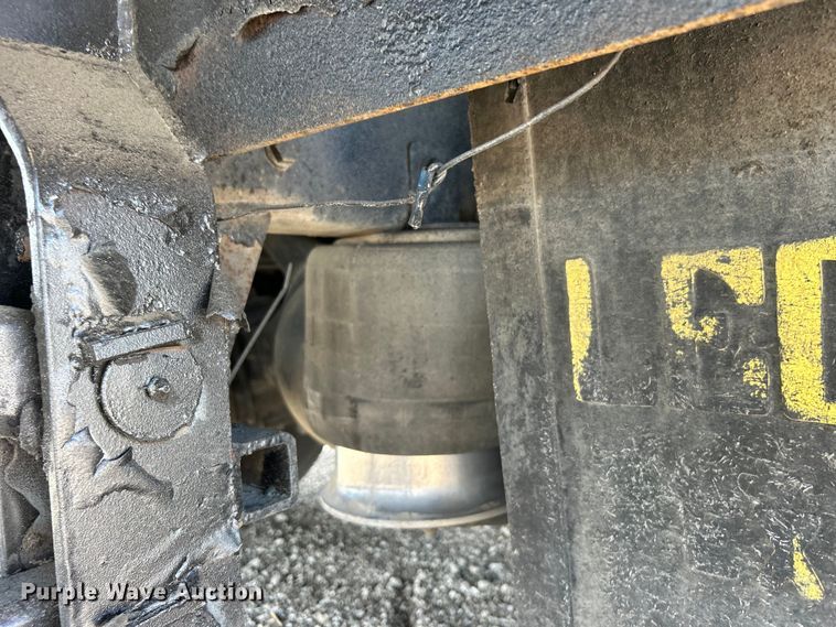 image for item EG0767 2003 Freightliner  Business Class M2 rollback truck