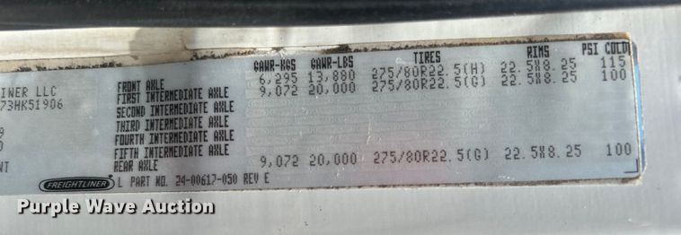 image for item EG0767 2003 Freightliner  Business Class M2 rollback truck