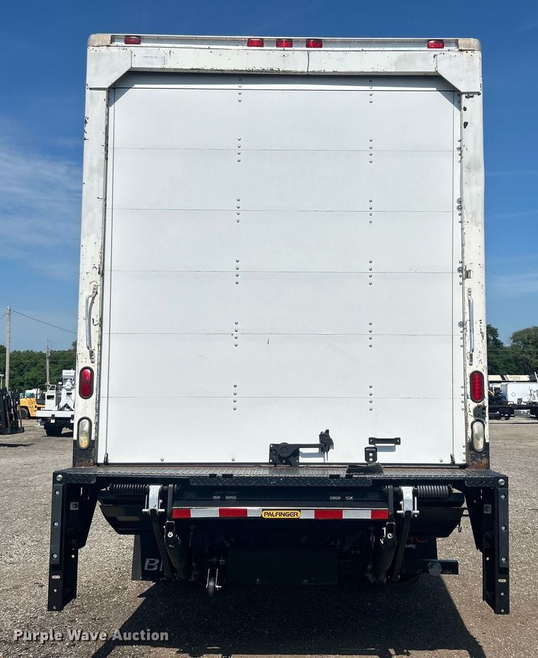 image for item EG0778 2005 Kenworth T300 box truck