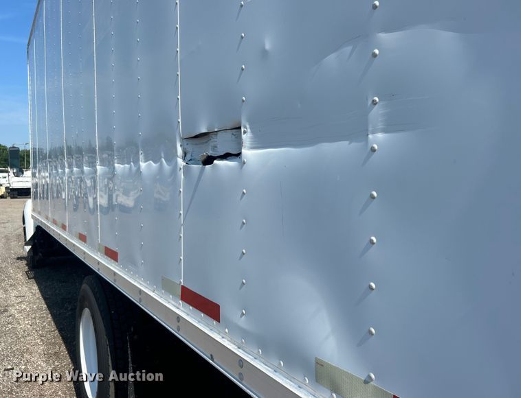 image for item EG0778 2005 Kenworth T300 box truck