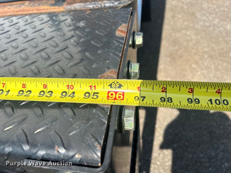 image for item EG0778 2005 Kenworth T300 box truck