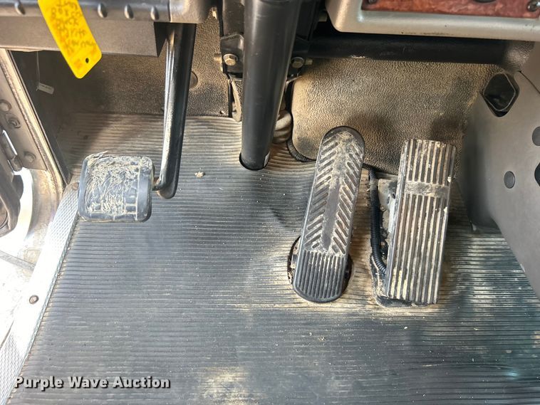 image for item EG0778 2005 Kenworth T300 box truck