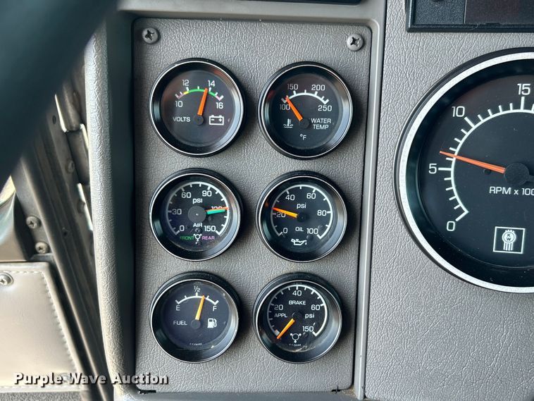 image for item EG0778 2005 Kenworth T300 box truck