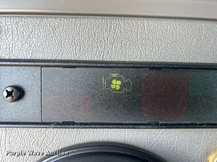 image for item EG0778 2005 Kenworth T300 box truck