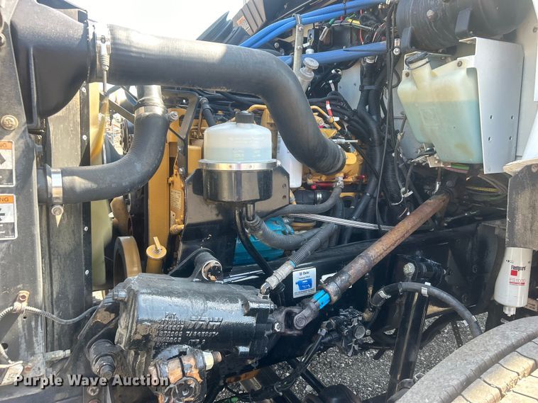 image for item EG0778 2005 Kenworth T300 box truck