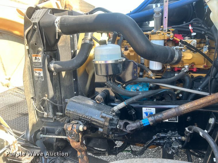 image for item EG0778 2005 Kenworth T300 box truck