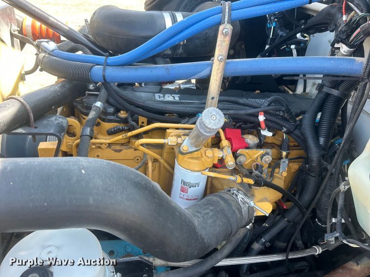 image for item EG0778 2005 Kenworth T300 box truck