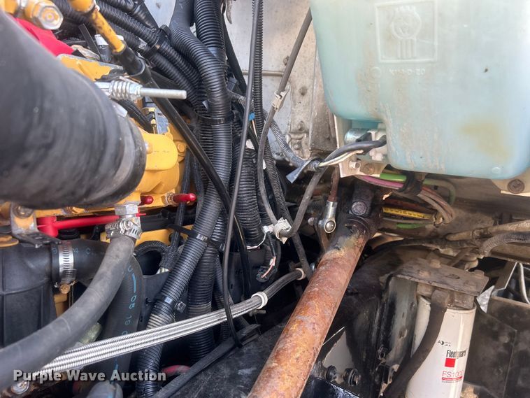 image for item EG0778 2005 Kenworth T300 box truck