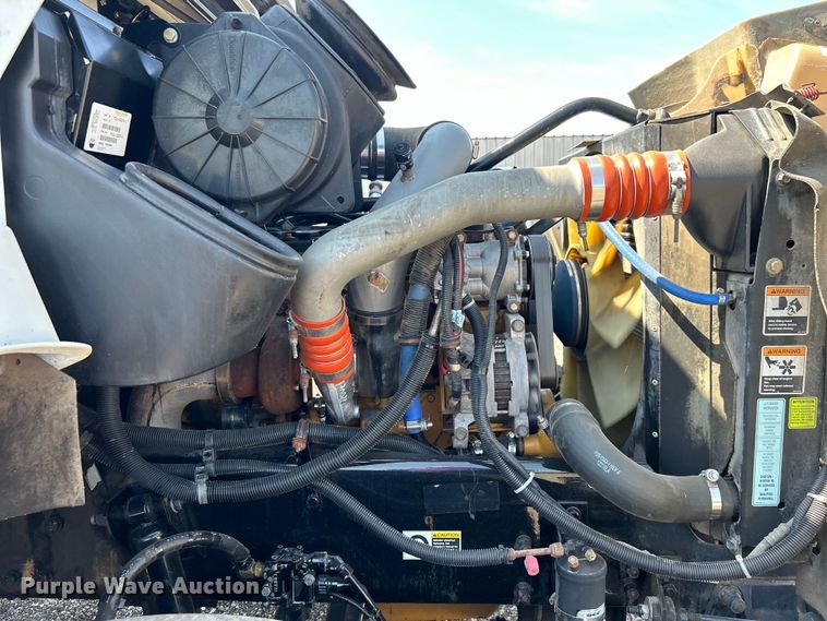 image for item EG0778 2005 Kenworth T300 box truck