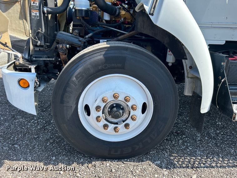 image for item EG0778 2005 Kenworth T300 box truck