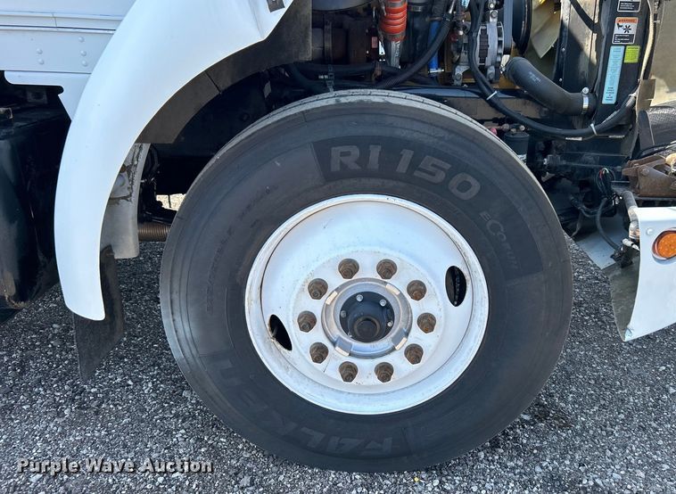 image for item EG0778 2005 Kenworth T300 box truck