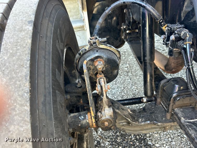 image for item EG0778 2005 Kenworth T300 box truck