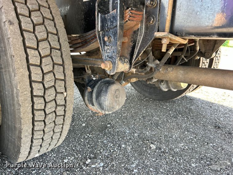 image for item EG0778 2005 Kenworth T300 box truck