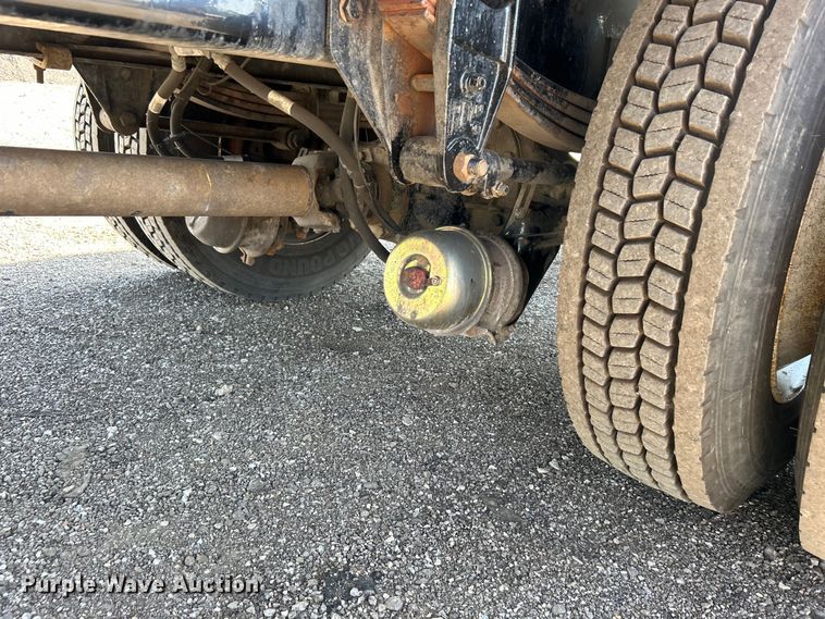 image for item EG0778 2005 Kenworth T300 box truck