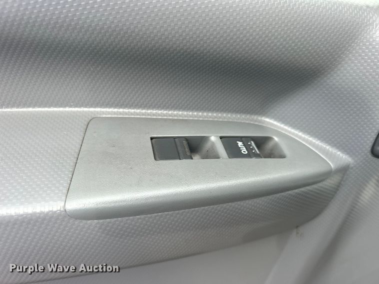 image for item EG0833 2016 Isuzu  NPR box truck