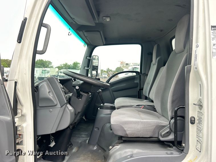 image for item EG0833 2016 Isuzu  NPR box truck