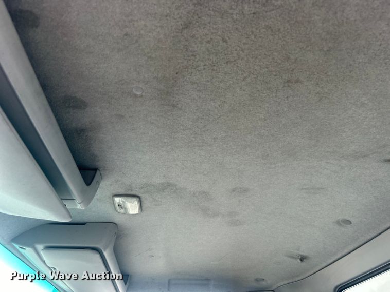 image for item EG0833 2016 Isuzu  NPR box truck