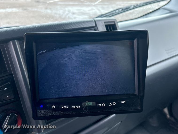 image for item EG0833 2016 Isuzu  NPR box truck