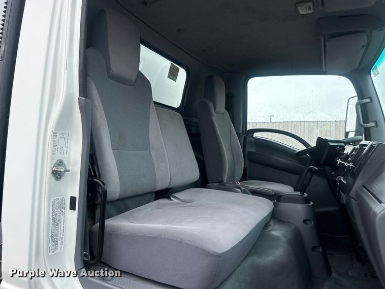 image for item EG0833 2016 Isuzu  NPR box truck