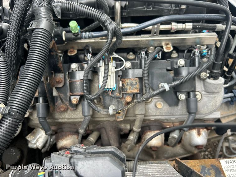 image for item EG0833 2016 Isuzu  NPR box truck