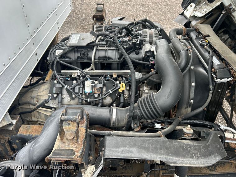 image for item EG0833 2016 Isuzu  NPR box truck