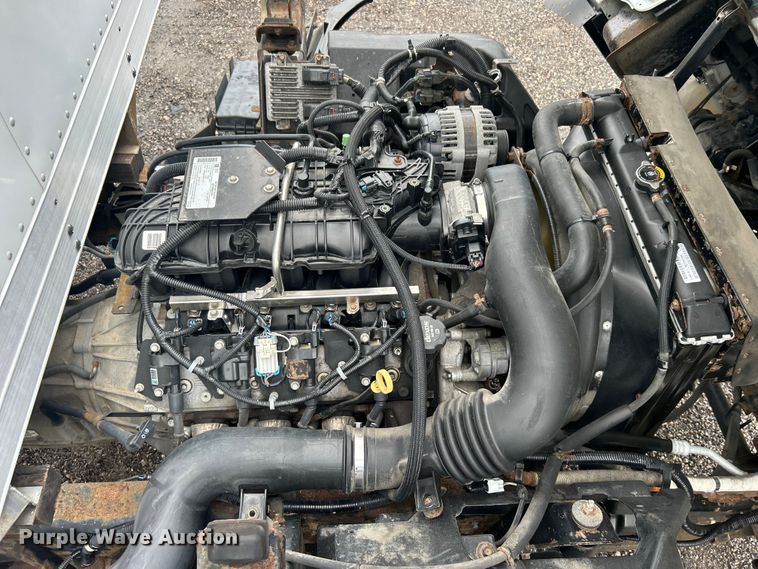 image for item EG0833 2016 Isuzu  NPR box truck