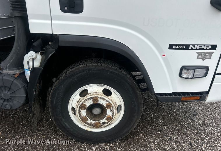 image for item EG0833 2016 Isuzu  NPR box truck