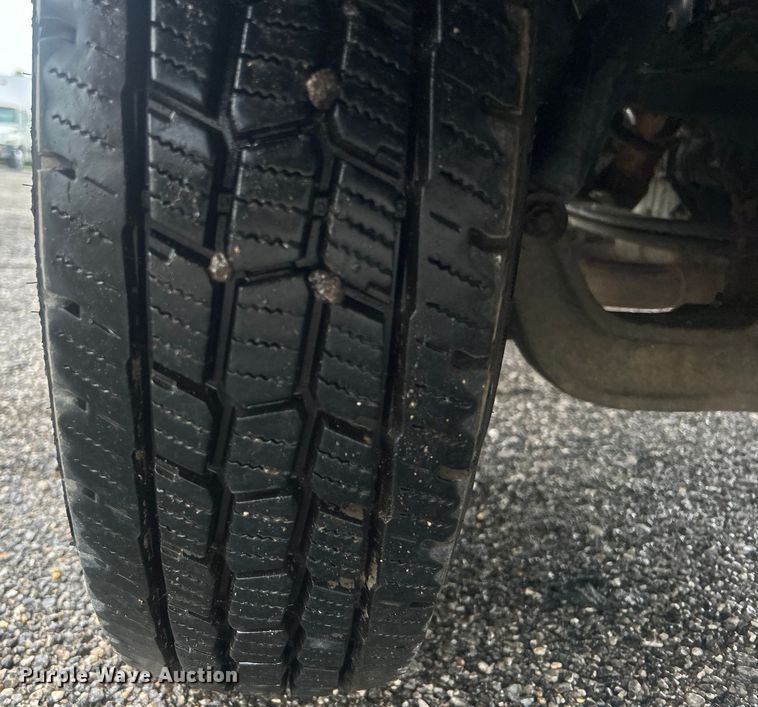 image for item EG0833 2016 Isuzu  NPR box truck