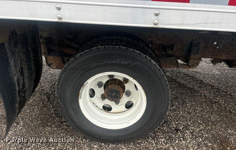 image for item EG0833 2016 Isuzu  NPR box truck