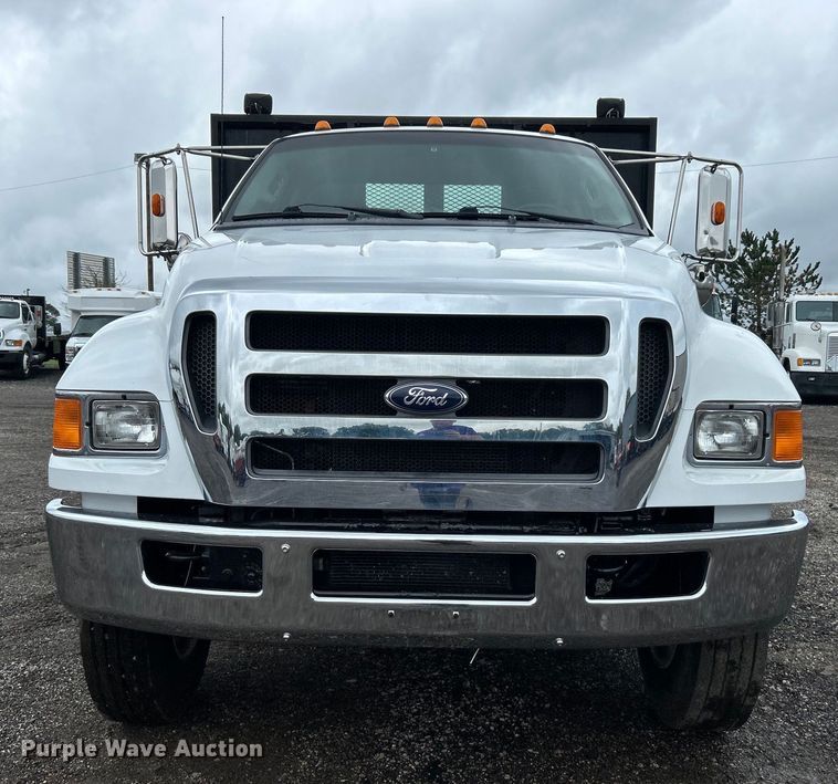 image for item EG0836 2012 Ford F750 Super Duty  flatbed truck