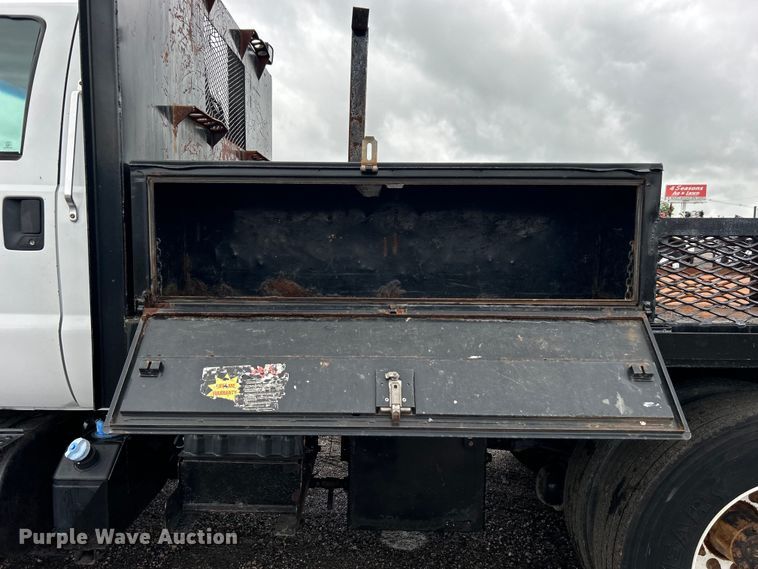 image for item EG0836 2012 Ford F750 Super Duty  flatbed truck