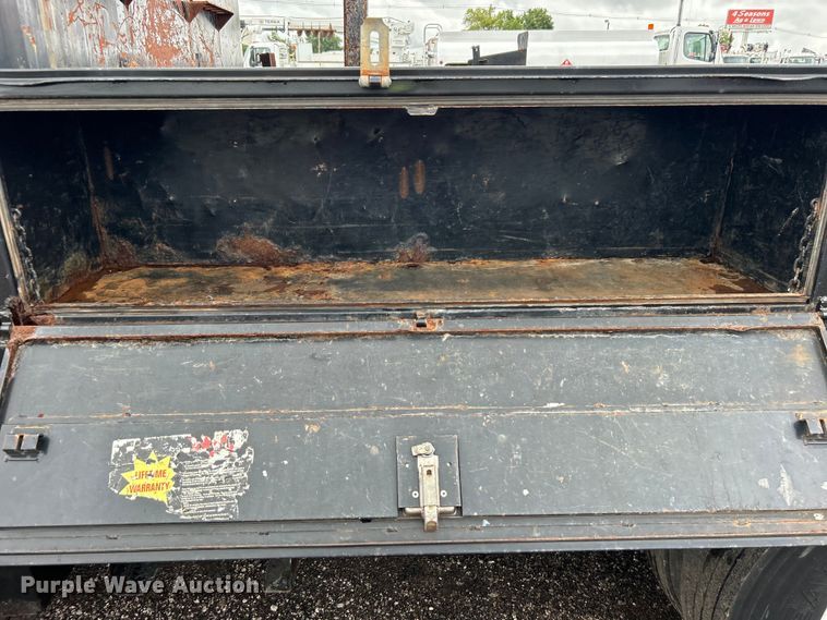 image for item EG0836 2012 Ford F750 Super Duty  flatbed truck