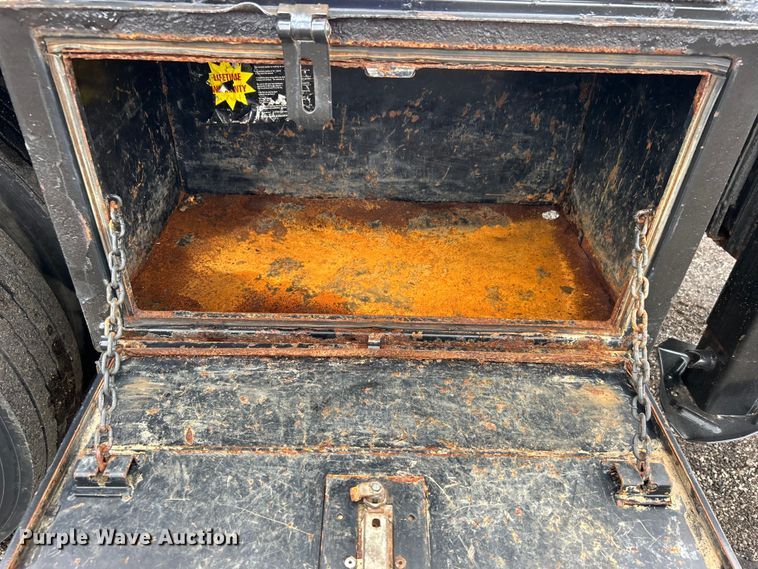 image for item EG0836 2012 Ford F750 Super Duty  flatbed truck