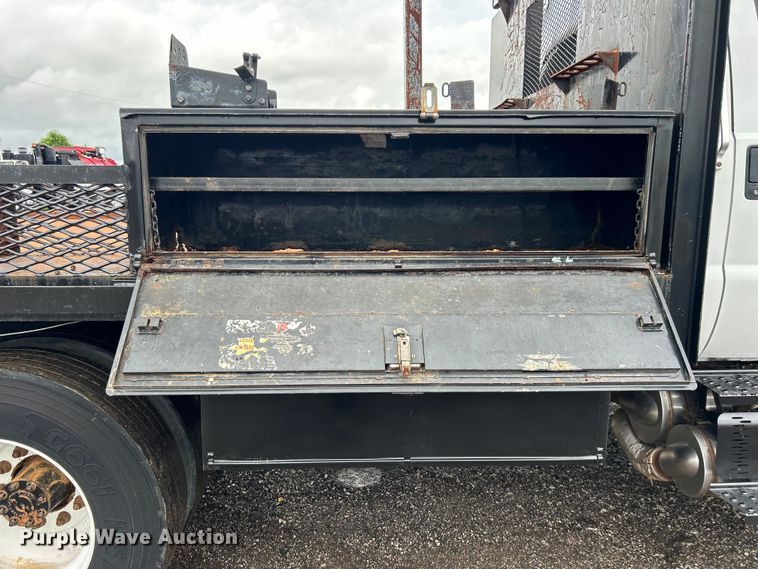 image for item EG0836 2012 Ford F750 Super Duty  flatbed truck