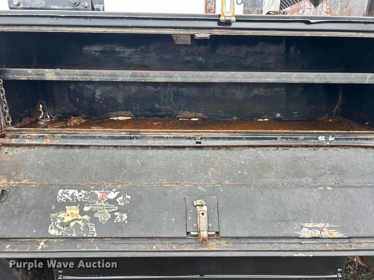 image for item EG0836 2012 Ford F750 Super Duty  flatbed truck