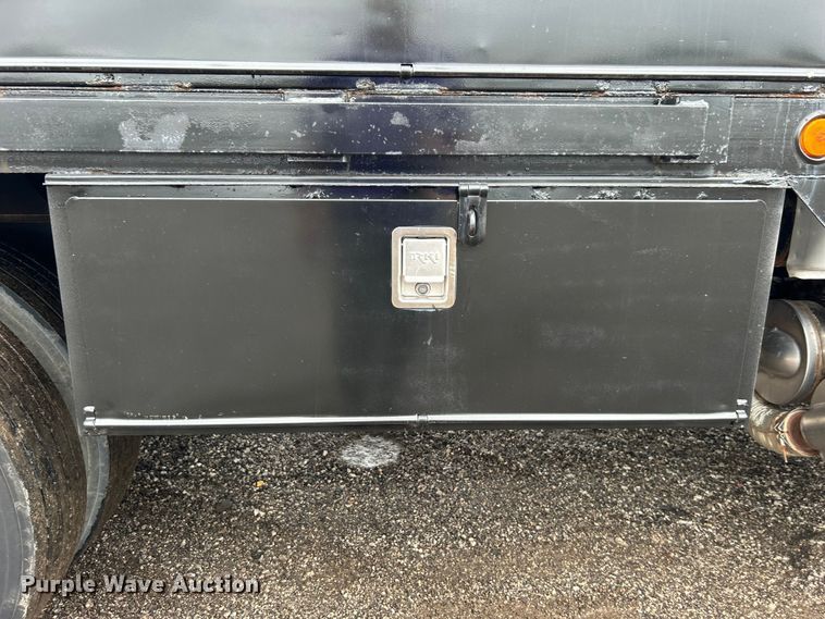 image for item EG0836 2012 Ford F750 Super Duty  flatbed truck