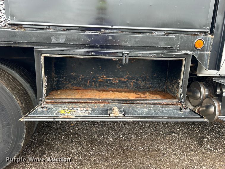 image for item EG0836 2012 Ford F750 Super Duty  flatbed truck