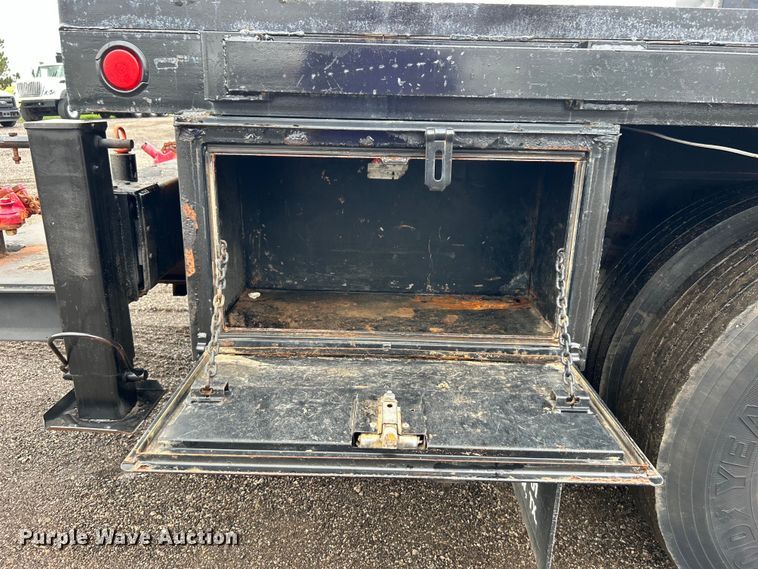 image for item EG0836 2012 Ford F750 Super Duty  flatbed truck