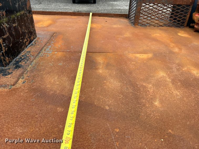 image for item EG0836 2012 Ford F750 Super Duty  flatbed truck