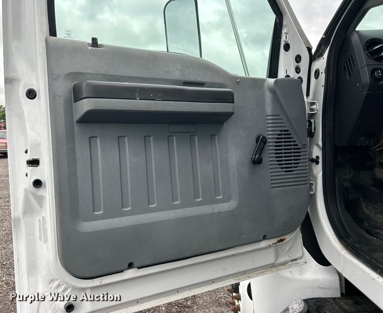 image for item EG0836 2012 Ford F750 Super Duty  flatbed truck