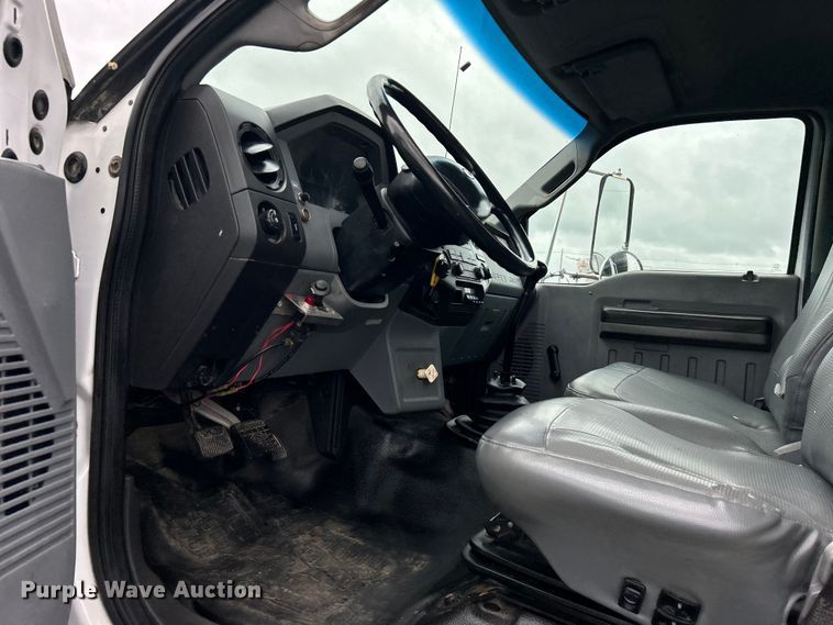 image for item EG0836 2012 Ford F750 Super Duty  flatbed truck