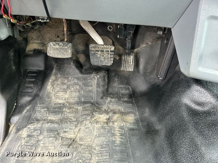 image for item EG0836 2012 Ford F750 Super Duty  flatbed truck