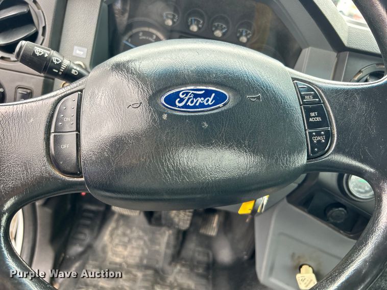 image for item EG0836 2012 Ford F750 Super Duty  flatbed truck