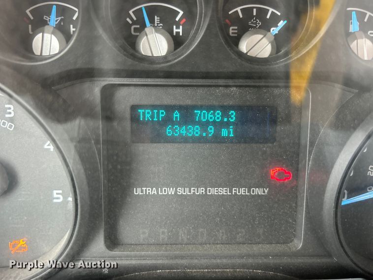 image for item EG0836 2012 Ford F750 Super Duty  flatbed truck